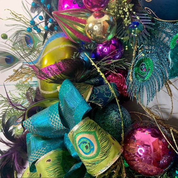 Peacock Contemporary Christmas Wreath With Lights - Picture 9 of 11